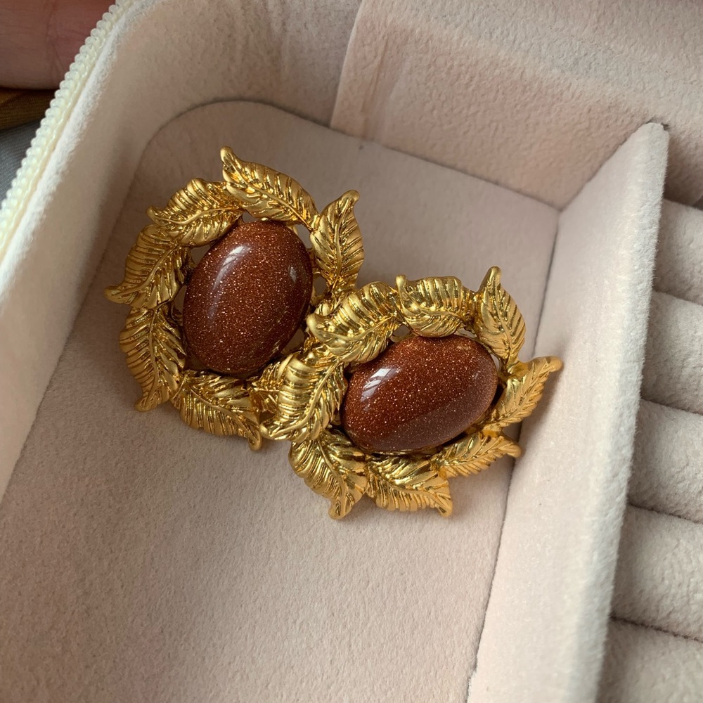 Vintage Natural stone studs